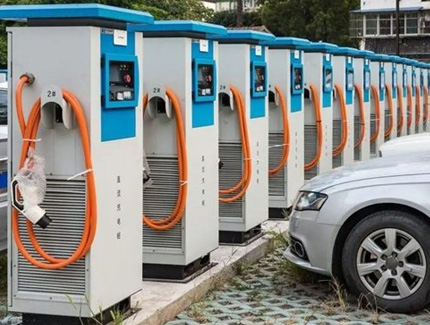 Cómo ahorrar costes de carga de coches eléctricos: análisis de costes de la pila de carga